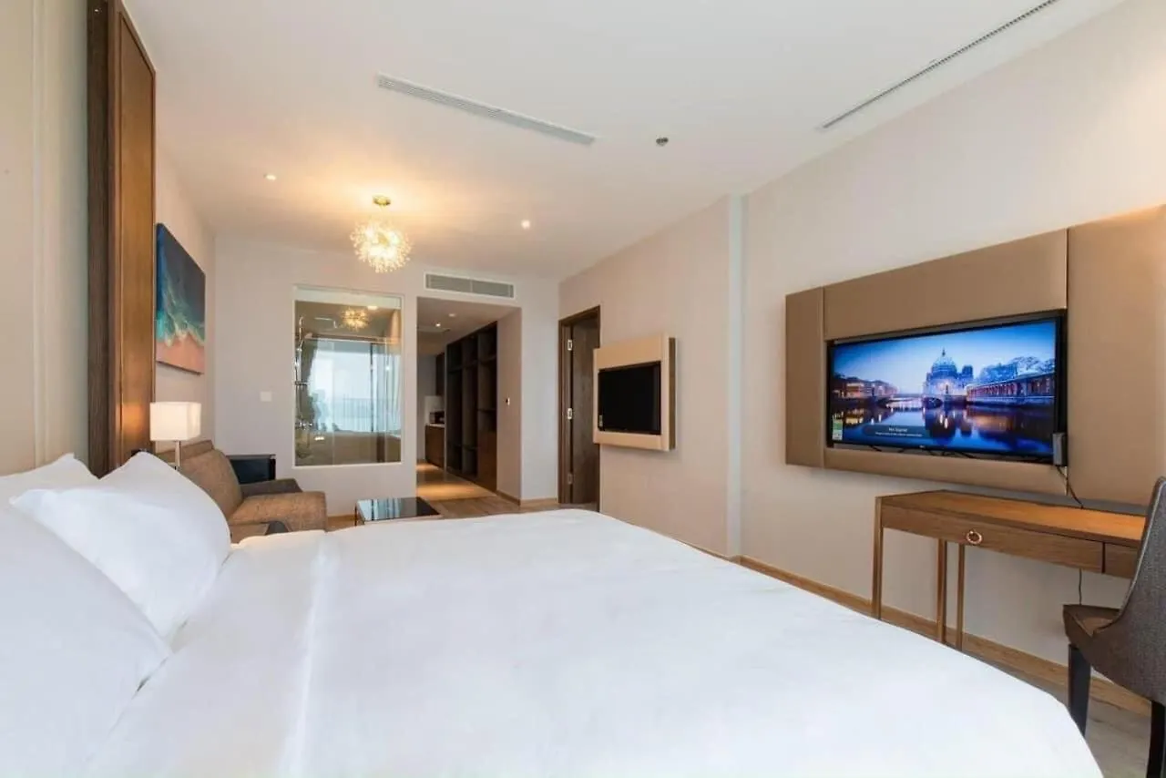 Sea Cloud Panorama Beachfront Нячанг