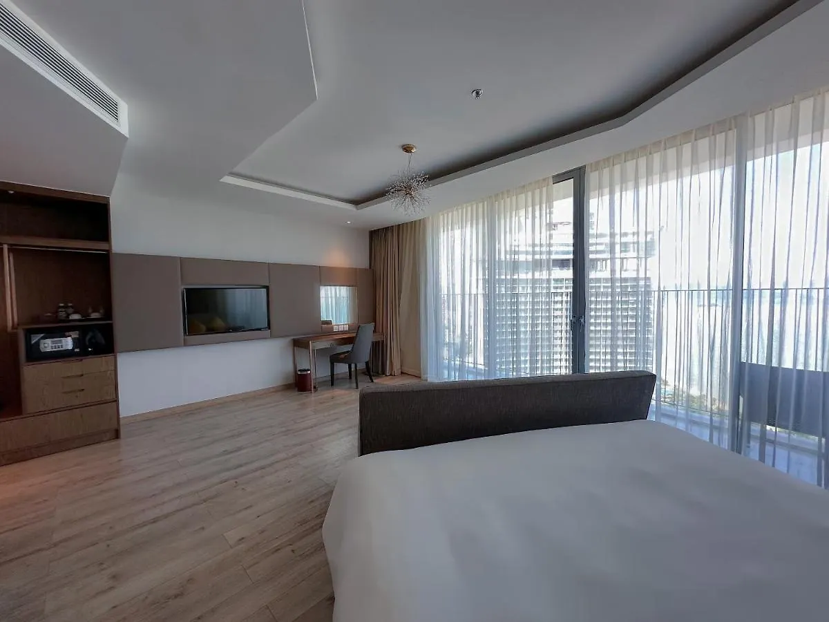 Sea Cloud Panorama Beachfront Нячанг Вьетнам