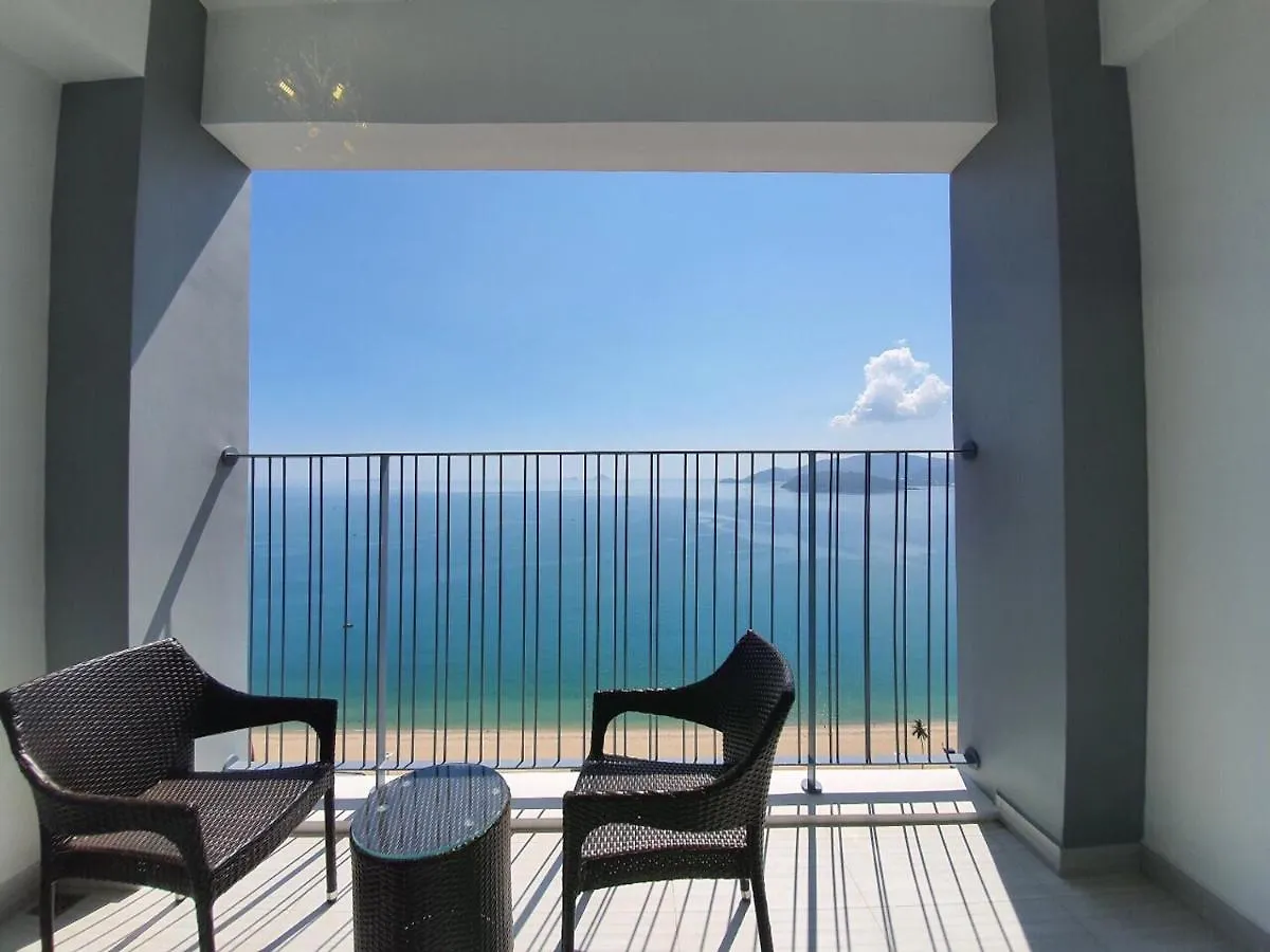 Апартаменты Sea Cloud Panorama Beachfront Нячанг