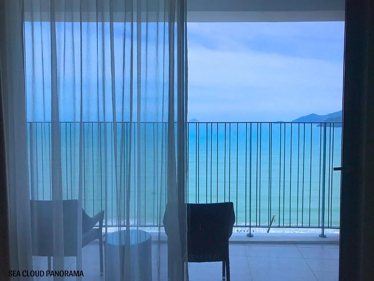 Sea Cloud Panorama Beachfront Нячанг 0*,