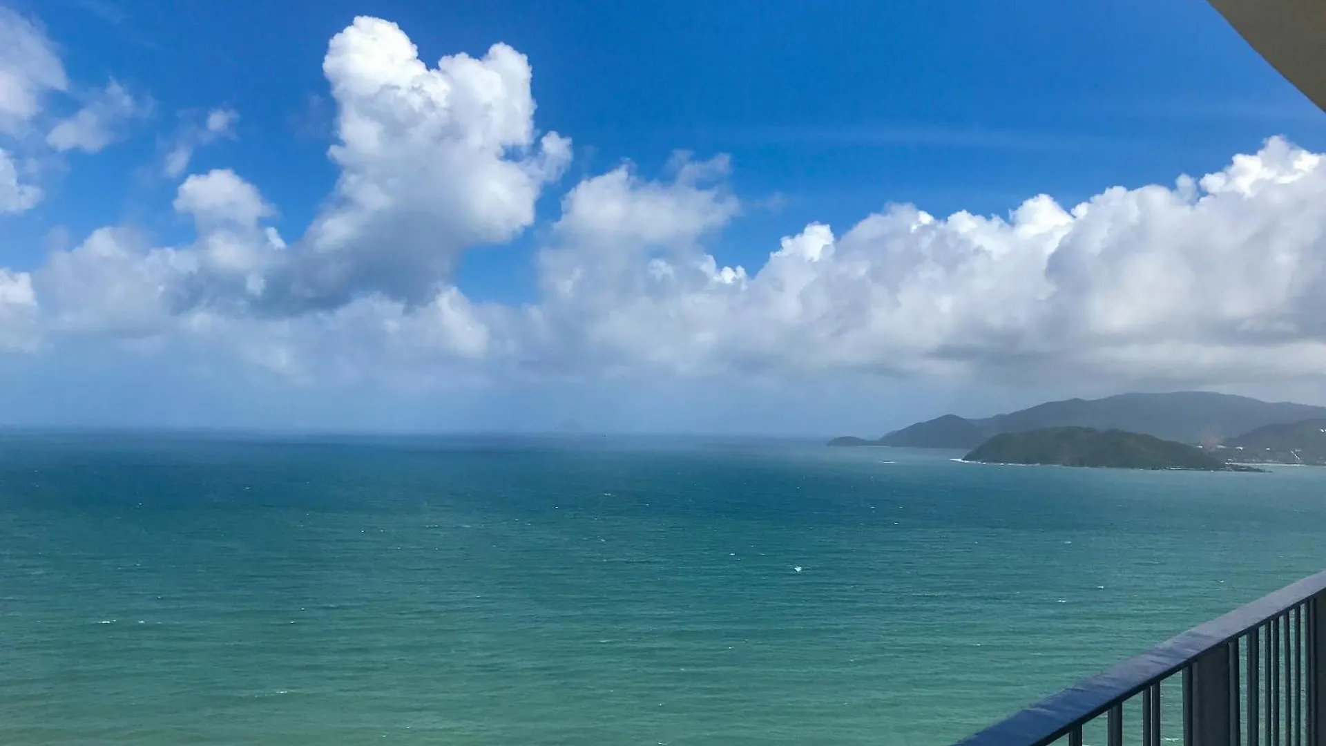 Апартаменты Sea Cloud Panorama Beachfront Нячанг