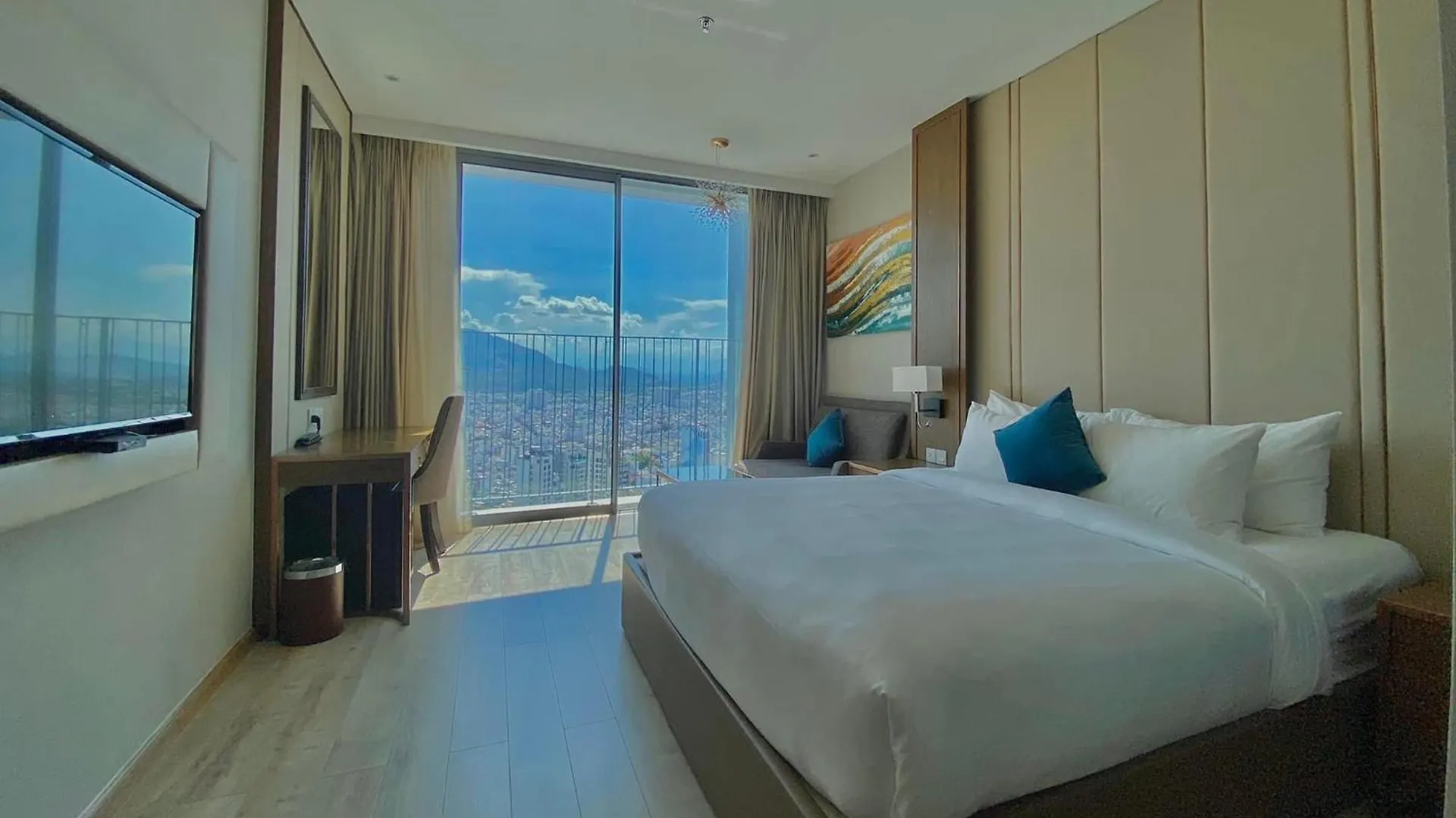 Sea Cloud Panorama Beachfront Нячанг