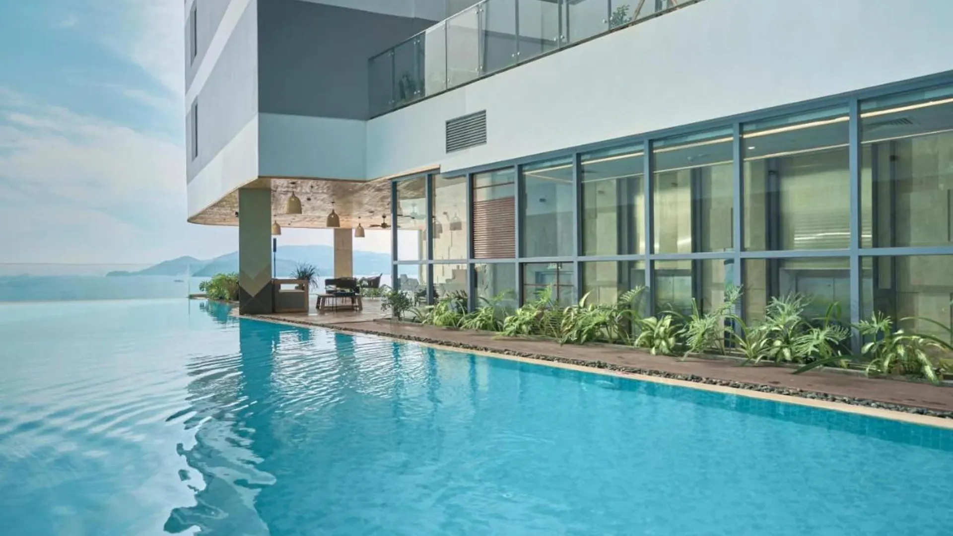 Sea Cloud Panorama Beachfront Нячанг Вьетнам
