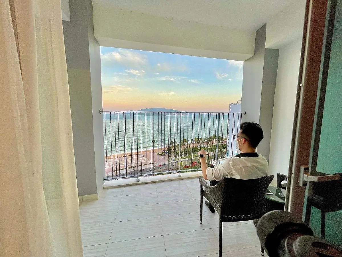Sea Cloud Panorama Beachfront Nha Trang 0*,